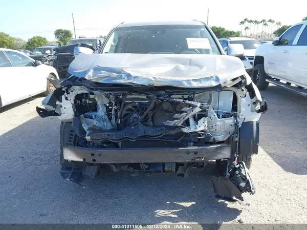 2023 LEXUS GX auction photo 6