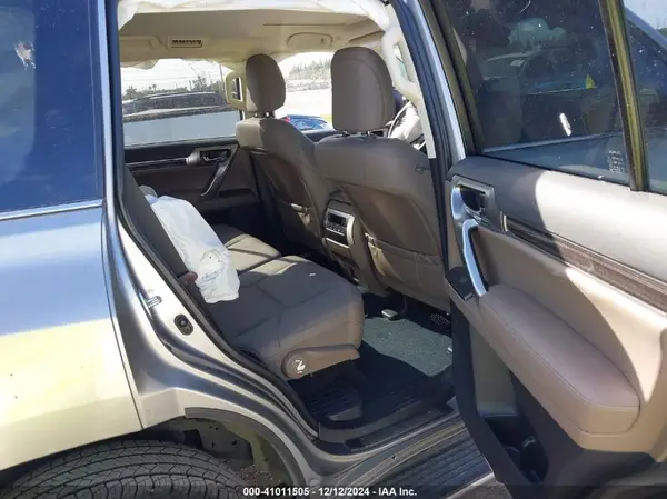JTJAM7BX3P5377492 2023 LEXUS GX - Image 8