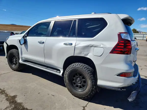 JTJAM7BX4L5264113 2020 LEXUS GX - Image 2
