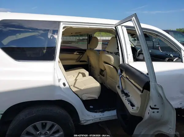 JTJAM7BX4M5276358 2021 LEXUS GX - Image 8