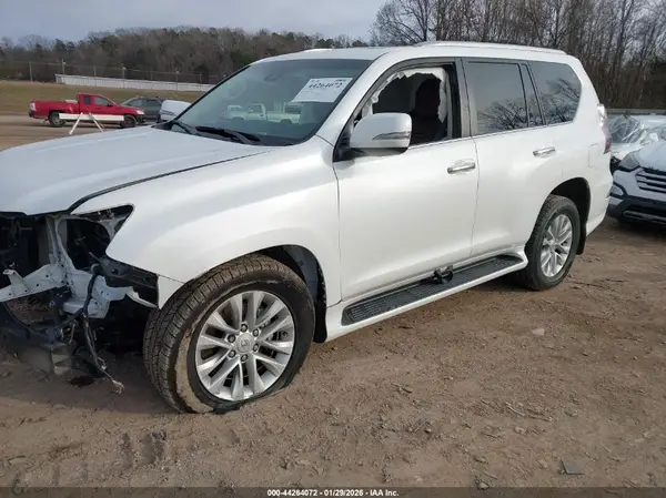 JTJAM7BX4M5284105 2021 LEXUS GX - Image 2