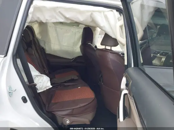 JTJAM7BX4M5284105 2021 LEXUS GX - Image 8