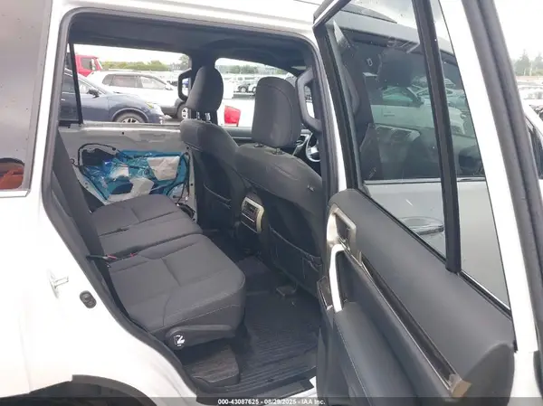 JTJAM7BX4M5296643 2021 LEXUS GX - Image 8