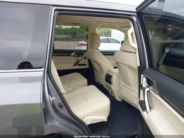 JTJAM7BX4P5342511 2023 LEXUS GX - Image 8