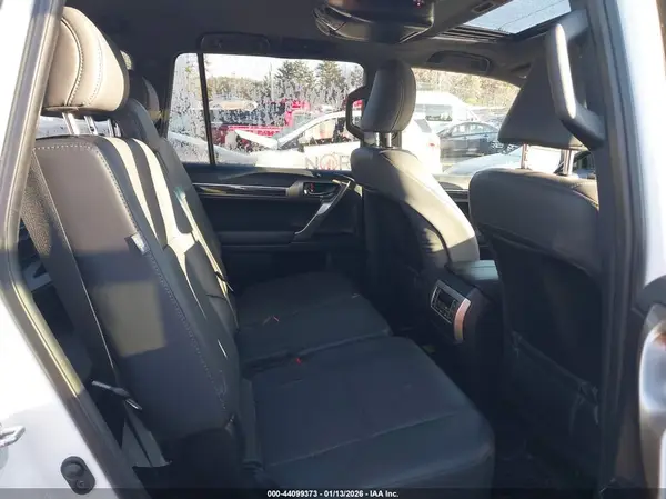 JTJAM7BX5L5243805 2020 LEXUS GX - Image 8