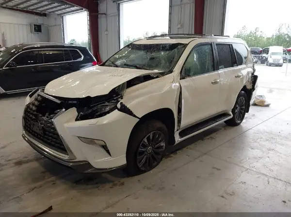 JTJAM7BX5M5282735 2021 LEXUS GX - Image 2