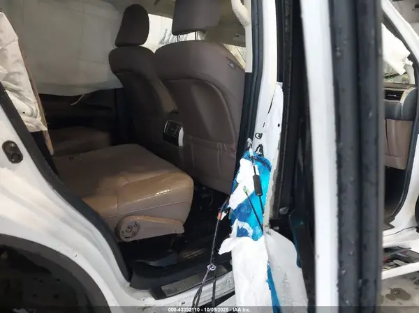 JTJAM7BX5M5282735 2021 LEXUS GX - Image 8