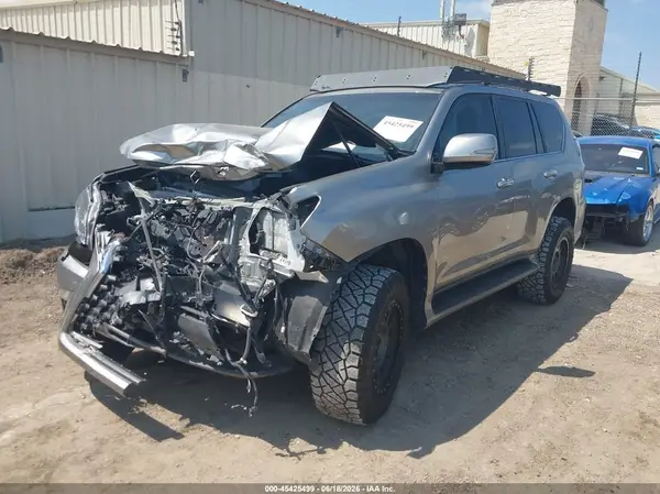 JTJAM7BX5P5378160 2023 LEXUS GX - Image 2