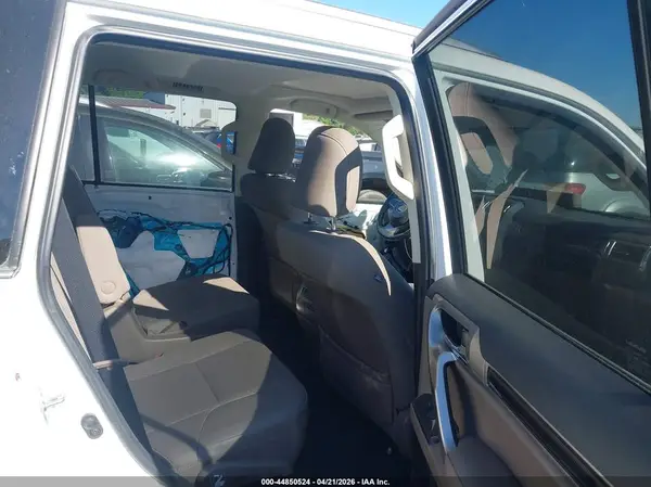 JTJAM7BX6L5256272 2020 LEXUS GX - Image 8