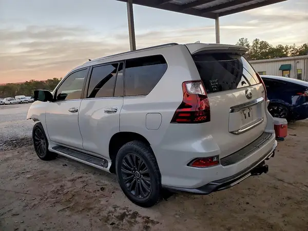 JTJAM7BX6M5272358 2021 LEXUS GX - Image 2