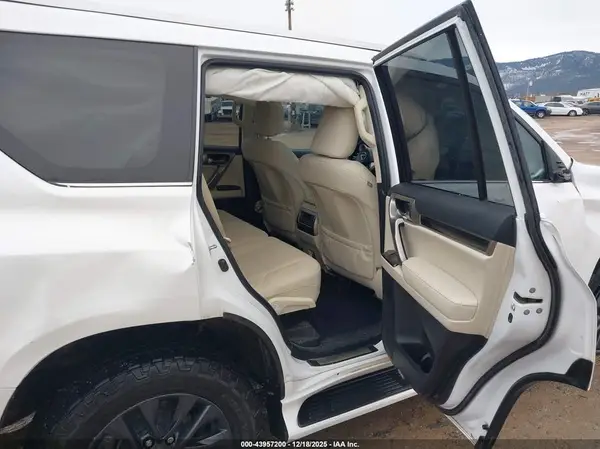 JTJAM7BX6M5294327 2021 LEXUS GX - Image 8
