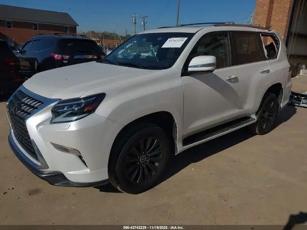 JTJAM7BX6P5377132 2023 LEXUS GX - Image 2