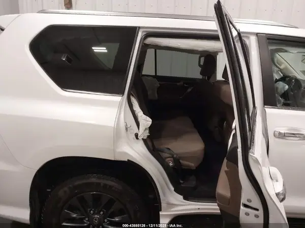 JTJAM7BX7M5294966 2021 LEXUS GX - Image 8