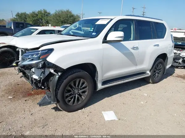JTJAM7BX8P5381988 2023 LEXUS GX - Image 2