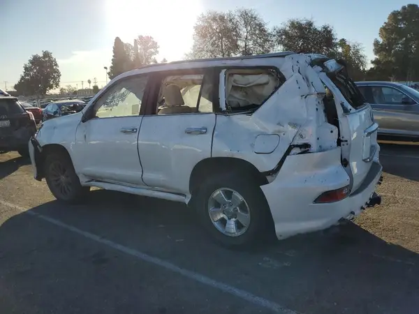 JTJAM7BX9L5256069 2020 LEXUS GX - Image 2