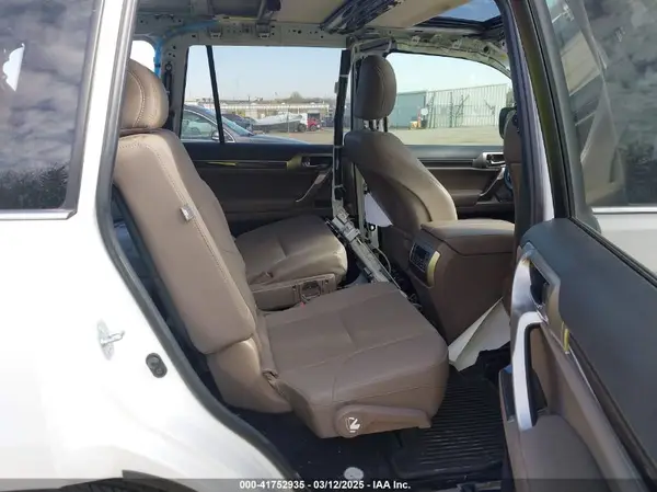 JTJAM7BX9L5256329 2020 LEXUS GX - Image 8