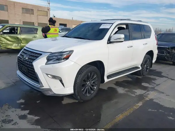 JTJAM7BX9M5273259 2021 LEXUS GX - Image 2