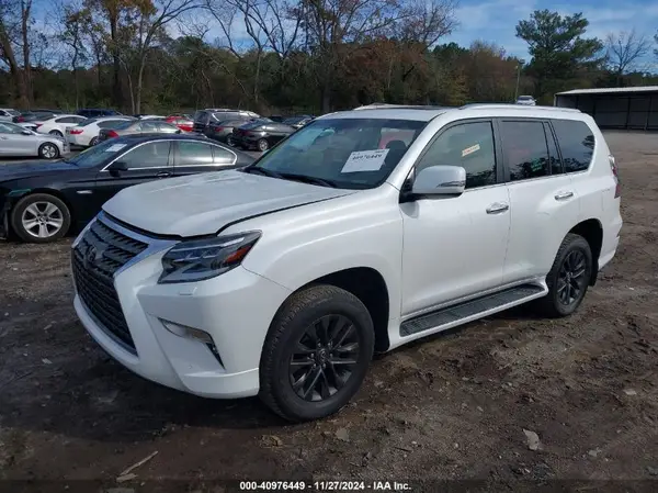 JTJAM7BXXN5320672 2022 LEXUS GX - Image 2