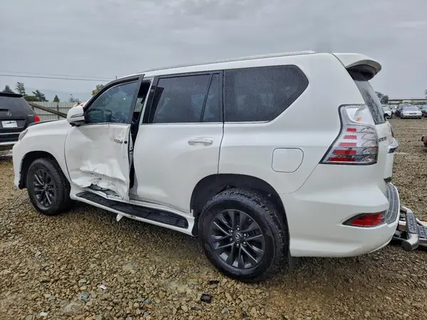 JTJAM7BXXN5325239 2022 LEXUS GX - Image 2