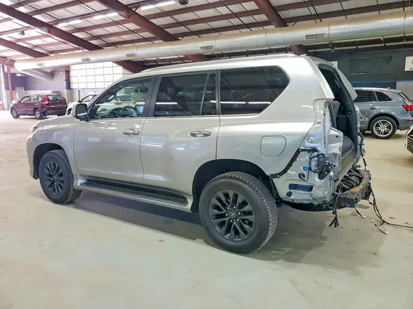 JTJAM7BXXN5326276 2022 LEXUS GX - Image 2
