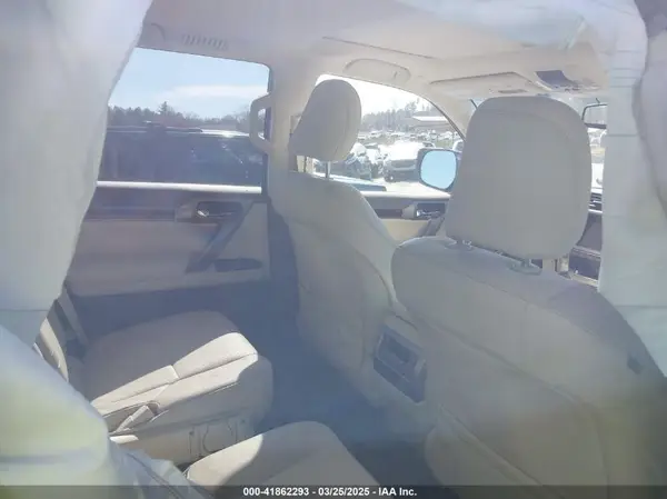 JTJBM7FX0K5210725 2019 LEXUS GX - Image 8