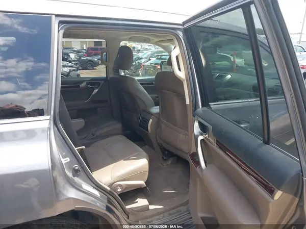 JTJBM7FX0K5213396 2019 LEXUS GX - Image 8