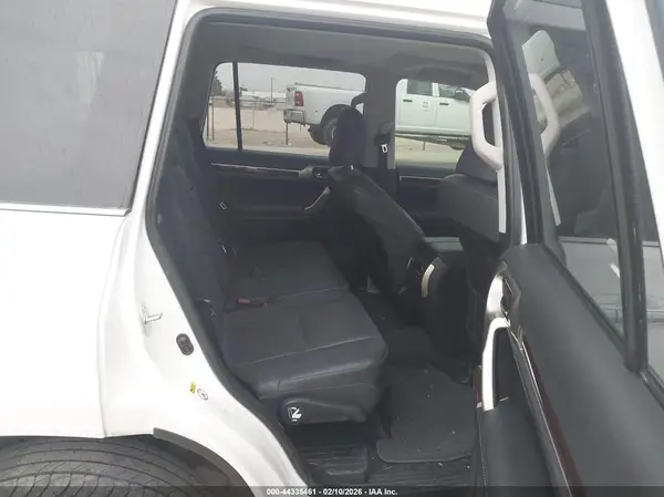 JTJBM7FX0K5228142 2019 LEXUS GX - Image 8