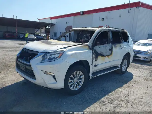 JTJBM7FX1J5203961 2018 LEXUS GX - Image 2
