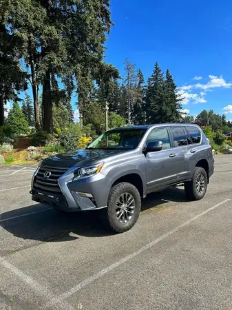 JTJBM7FX1K5217974 2019 LEXUS GX - Image 2
