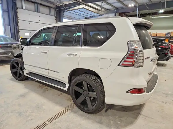 JTJBM7FX2G5125571 2016 LEXUS GX - Image 2