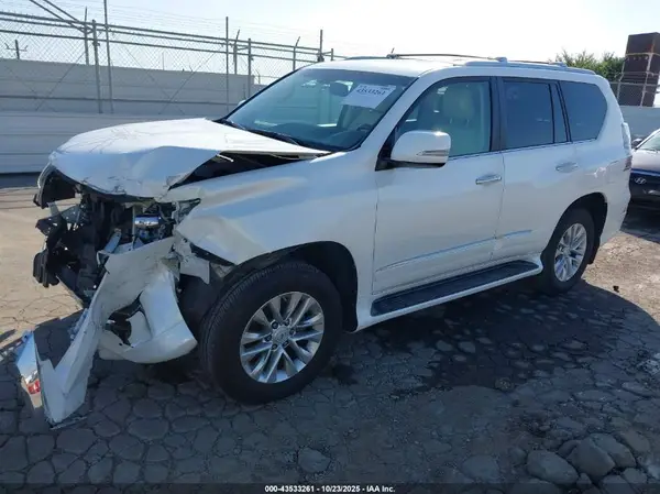 JTJBM7FX2G5145738 2016 LEXUS GX - Image 2