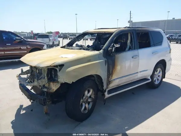 JTJBM7FX2H5178904 2017 LEXUS GX - Image 2