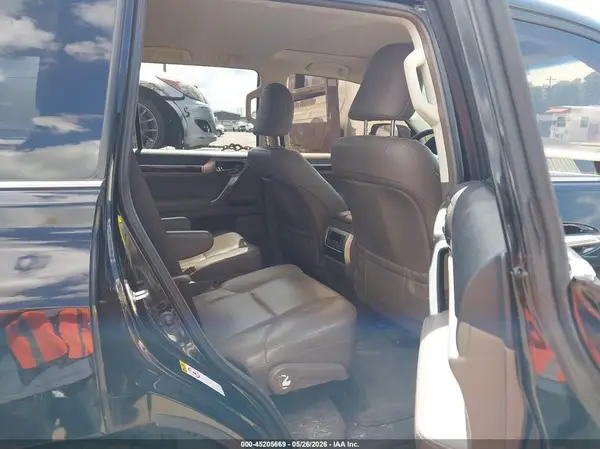 JTJBM7FX2K5220009 2019 LEXUS GX - Image 8