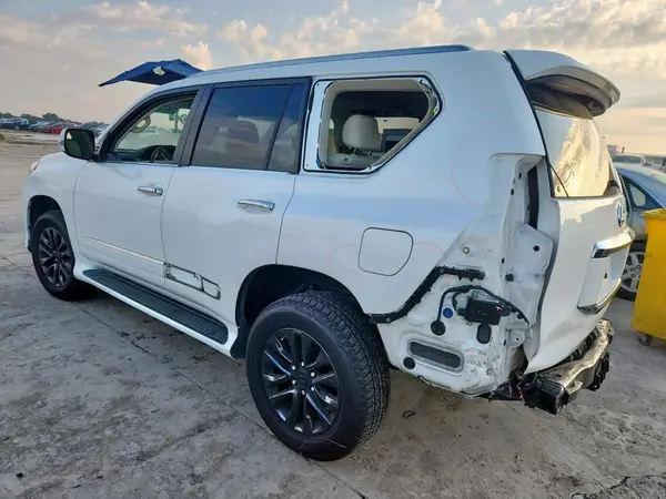 JTJBM7FX2K5222536 2019 LEXUS GX - Image 2