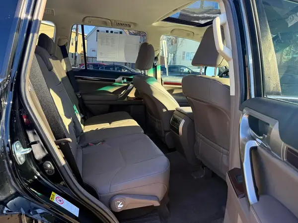 JTJBM7FX2K5226117 2019 LEXUS GX - Image 8