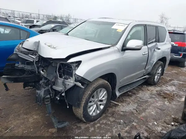 JTJBM7FX2K5239773 2019 LEXUS GX - Image 2