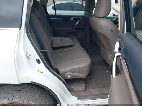 JTJBM7FX3K5212128 2019 LEXUS GX - Image 8