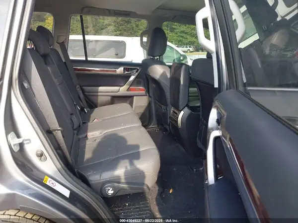 JTJBM7FX3K5233318 2019 LEXUS GX - Image 8