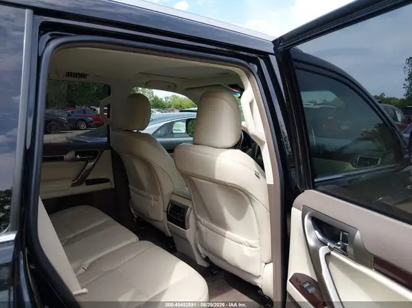JTJBM7FX4G5143750 2016 LEXUS GX - Image 8