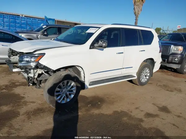 JTJBM7FX4J520405 2018 LEXUS GX - Image 2