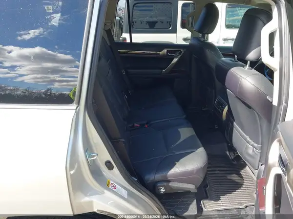 JTJBM7FX4J5208216 2018 LEXUS GX - Image 8