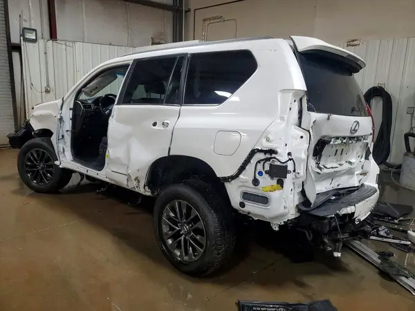JTJBM7FX4J5208670 2018 LEXUS GX - Image 2