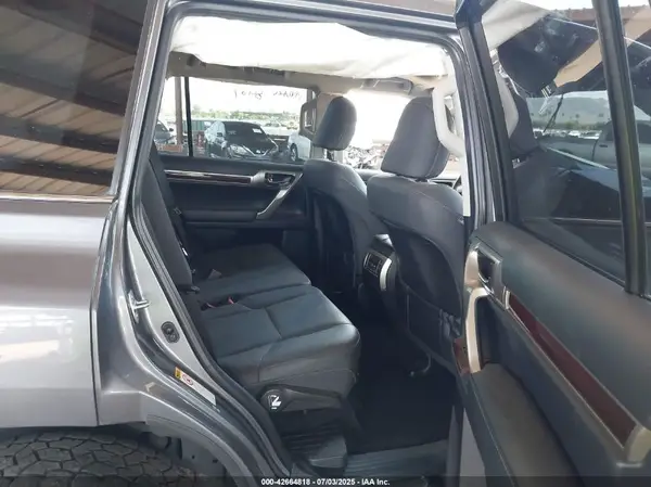 JTJBM7FX4K5218407 2019 LEXUS GX - Image 8
