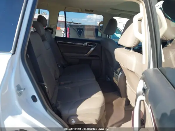 JTJBM7FX4K5239824 2019 LEXUS GX - Image 8