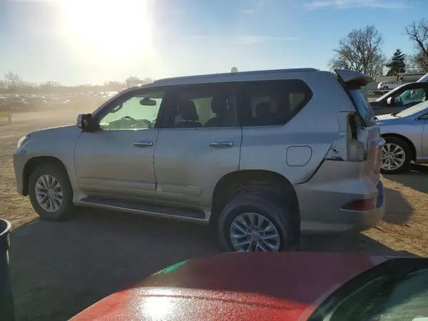 JTJBM7FX5G5127010 2016 LEXUS GX - Image 2