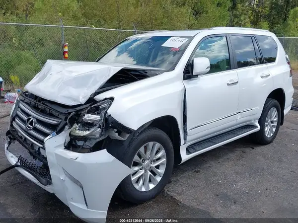 JTJBM7FX5G5132823 2016 LEXUS GX - Image 2