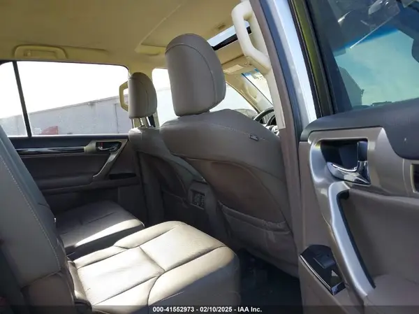 JTJBM7FX5K5227620 2019 LEXUS GX - Image 8