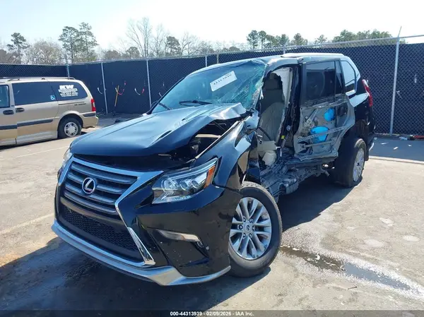 JTJBM7FX6J5191743 2018 LEXUS GX - Image 2