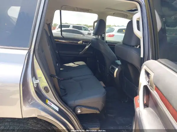 JTJBM7FX6K5210650 2019 LEXUS GX - Image 8
