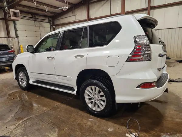 JTJBM7FX6K5228873 2019 LEXUS GX - Image 2